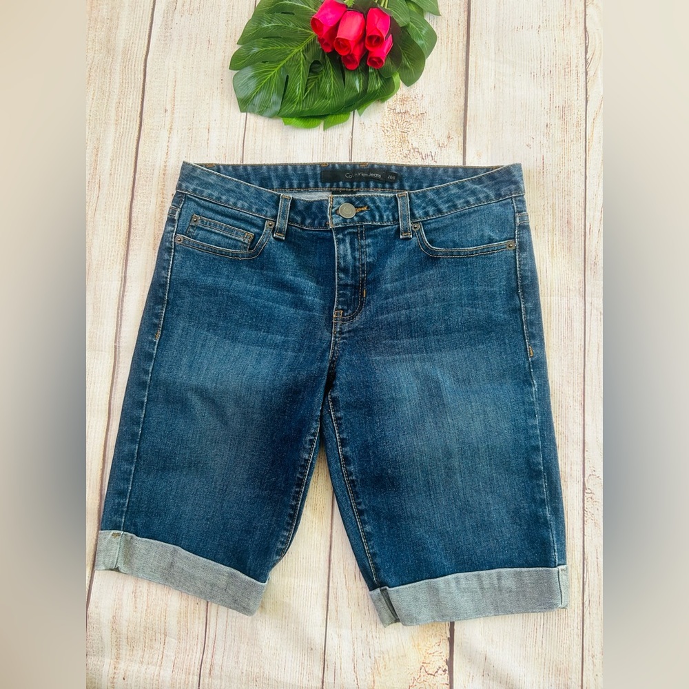 Calvin Klein Women’s Dark Wash Cuffed Bermuda Denim Shorts Size 28/6